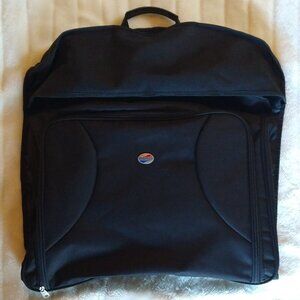 🤗💝NEW LISTING 👜✈️ American Tourister Suit Bag